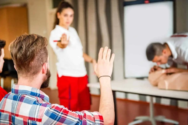 Erste-Hilfe-Kurs - CPR, AED und Notfalltraining