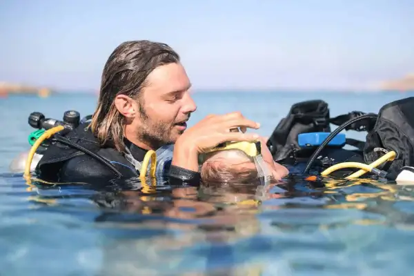 Rescue Diver Kurs - Notfallmanagement und Tauchsicherheitstraining
