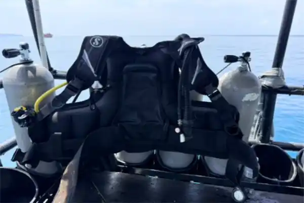 BCD bläst sich von selbst auf – Was tun beim Tauchgang