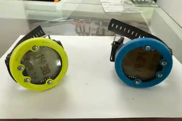 คอมพิวเตอร์ดำน้ำ Suunto Zoop Novo มือสองพร้อมสายรัด